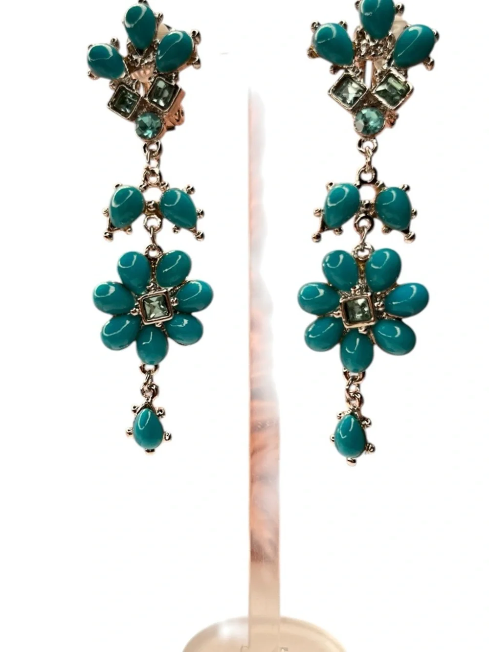 Fashion Jewelry subtle dangle movement